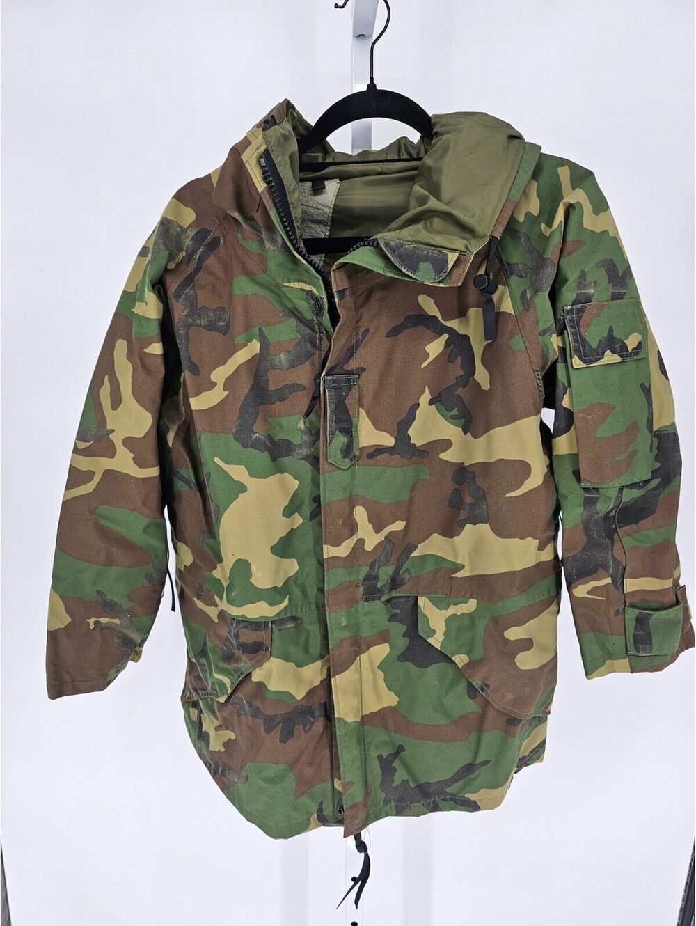 US Military Jacket Mens Medium Green Woodland Camo Cold Weather Parka Full Zip - Picture 1 of 4